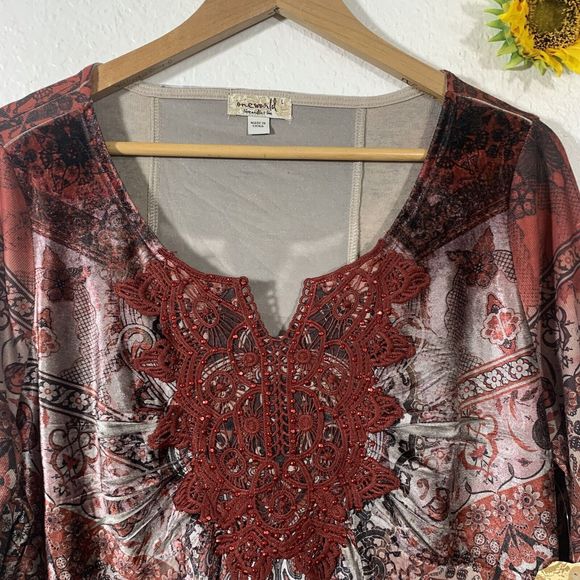 Live And Let Live NWT Sublimation Embroidered Blouse Size Large Women’s - Picture 7 of 14